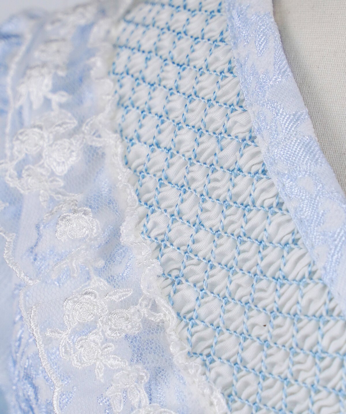 ÖZEL GÜN EL NAKIŞLI ELBİSE